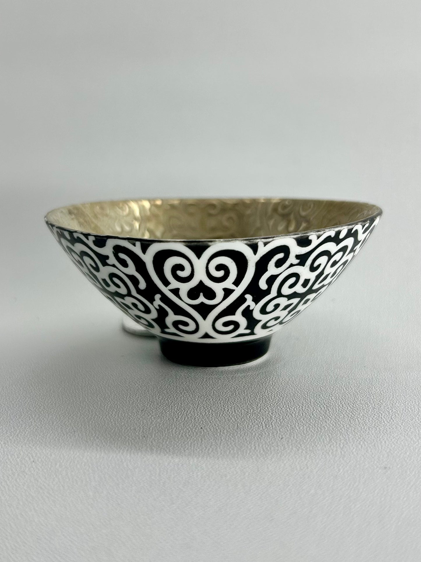 Onyx Filigree Piala