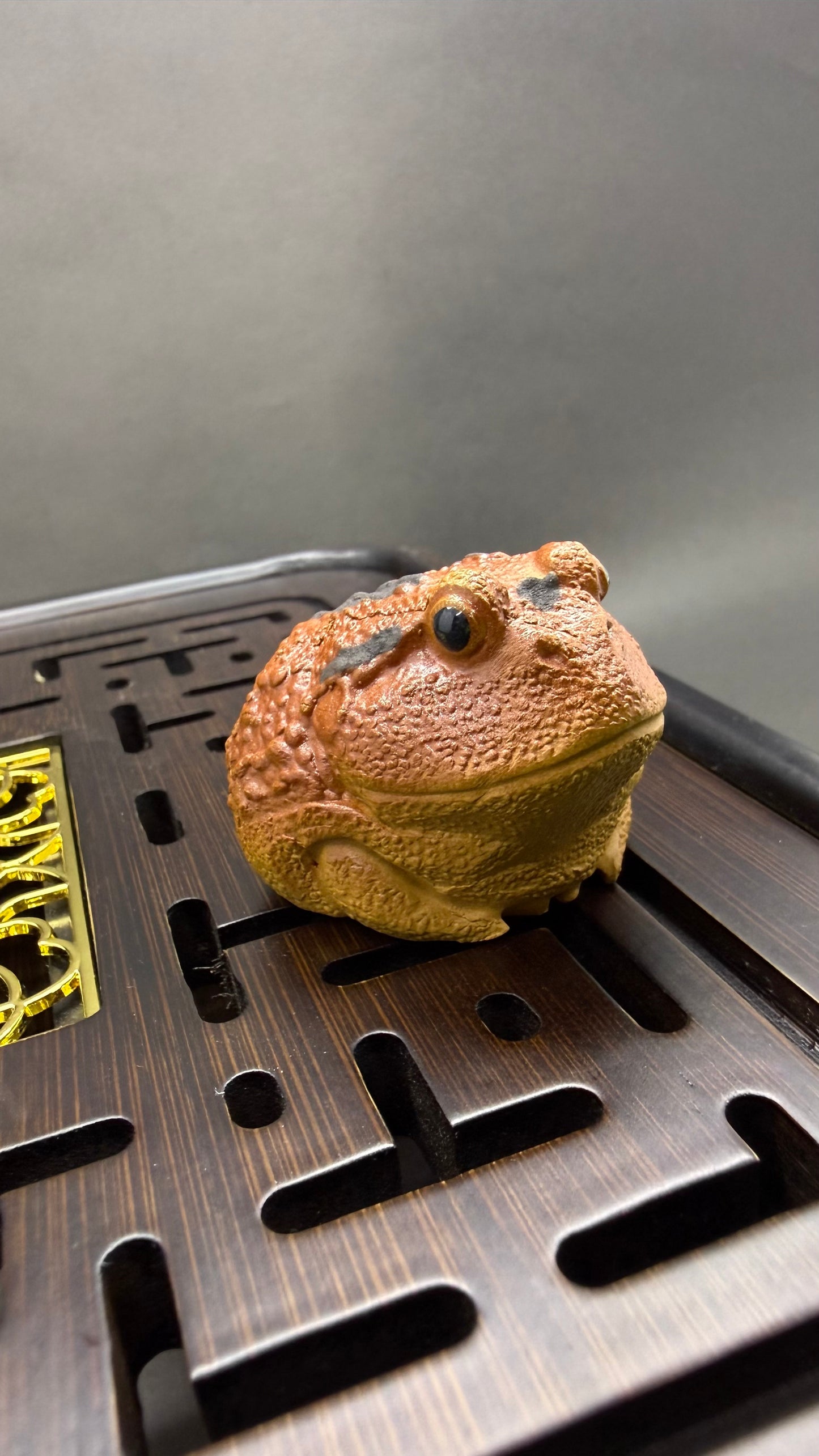 “Toad tea decor for gongfu tea ceremony”