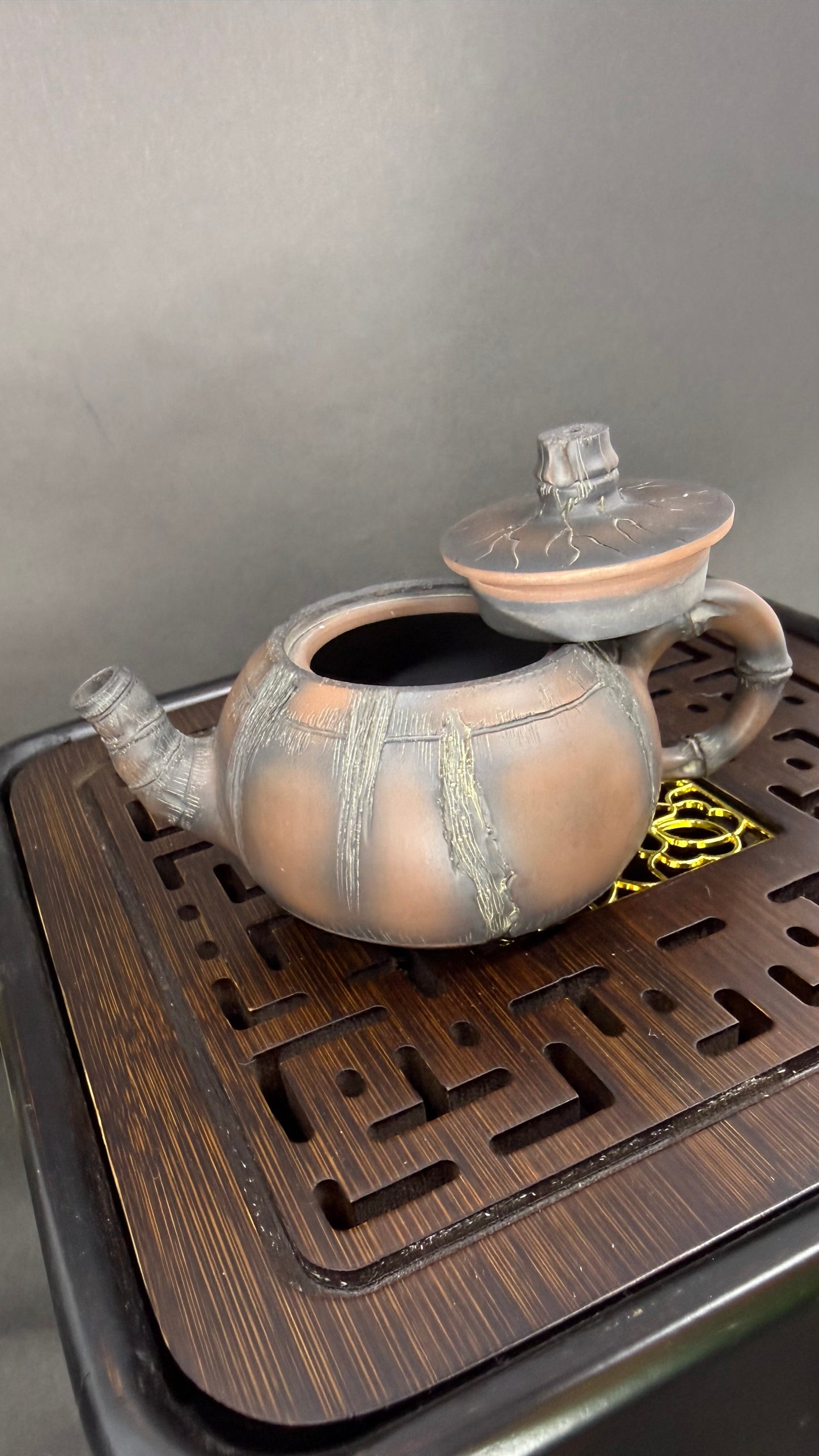 “Grey-orange Yixing teapot for gongfu tea”
