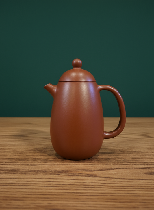 Yixing clay teapot “Ignara Harmony,” 110 ml, with compact and elegant design.