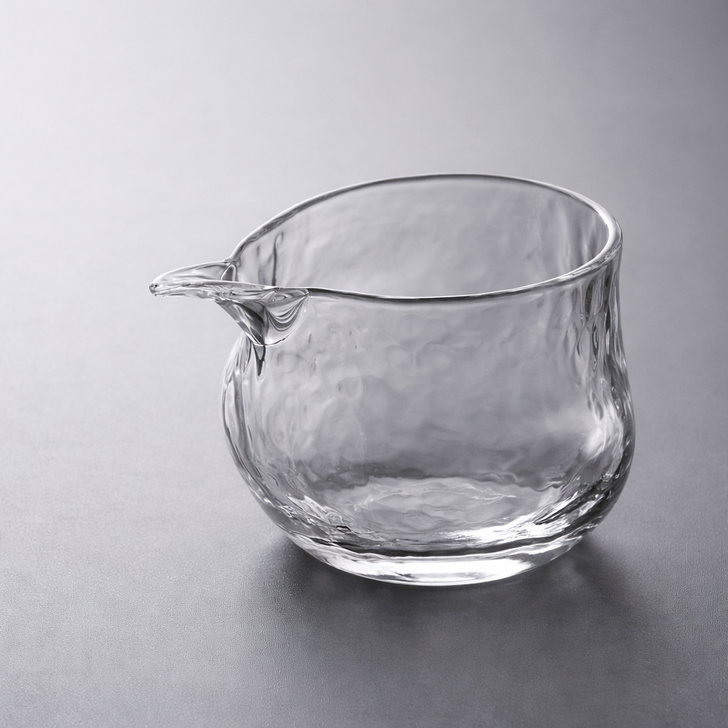 “Handleless glass chahai for gongfu tea”