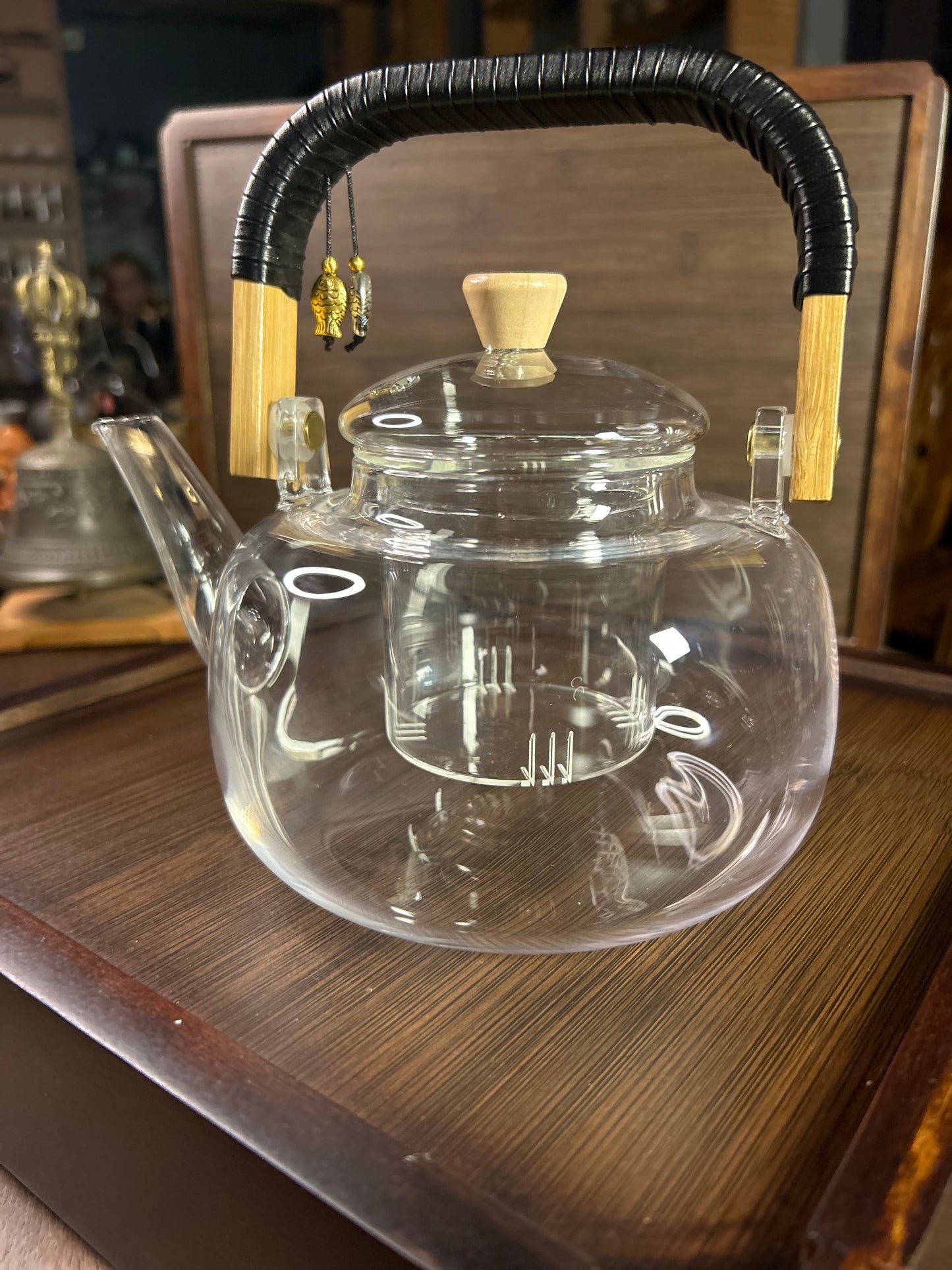 Bamboo Grace — Glass Teapot with Bamboo Handle