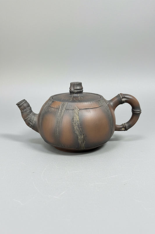 “Bamboo-shaped Yixing clay teapot”