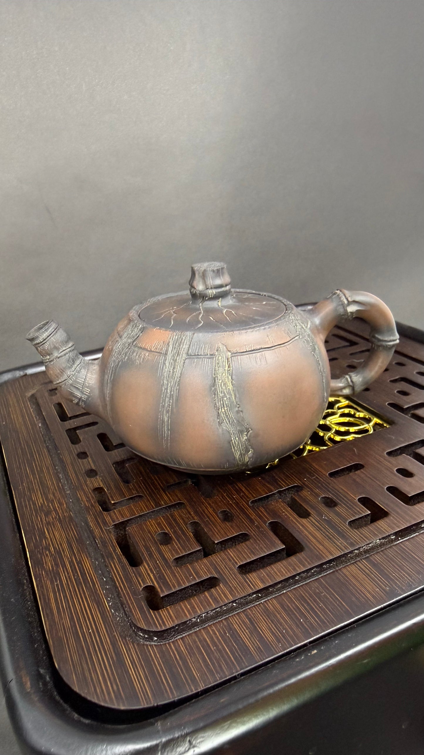 “Bamboo-shaped Yixing clay teapot”