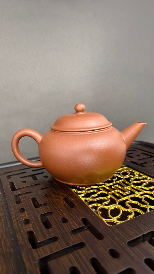“Reddish Yixing clay teapot 150 ml