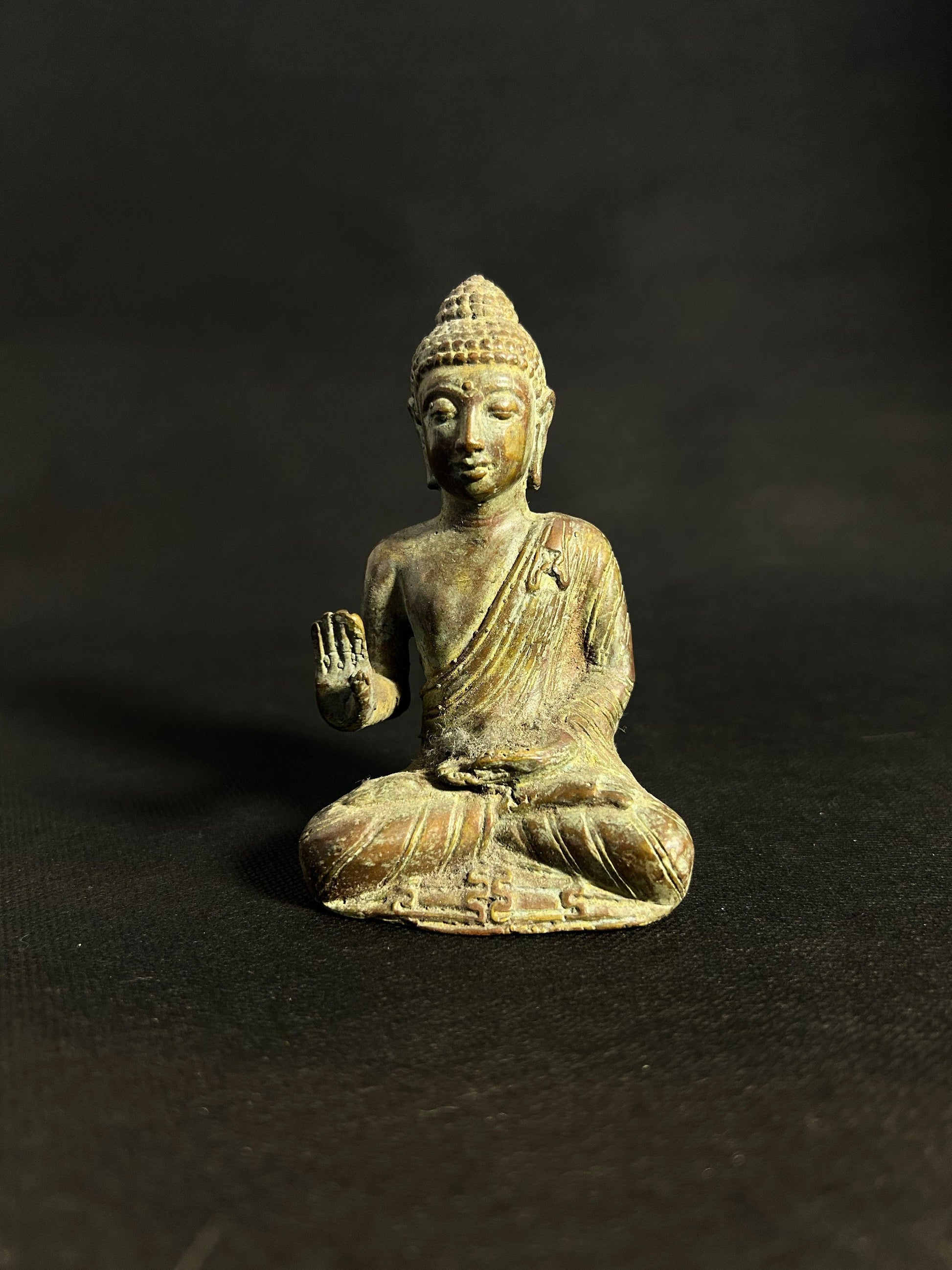 Ancient Grace Buddha Sculptur - Gaba Tea House