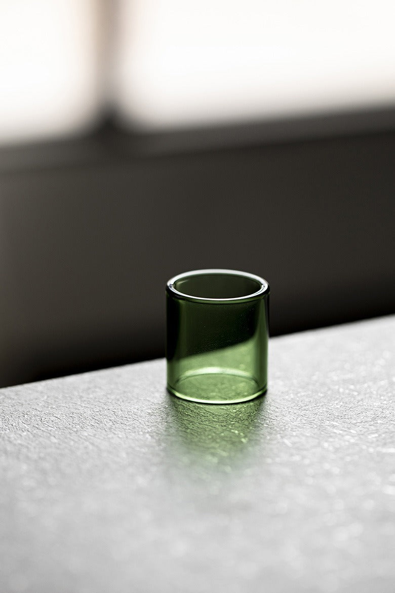    Transparent glass teapot lid holder for tea ceremonies