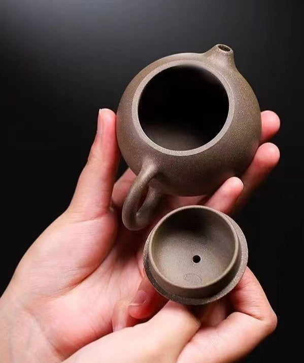 Earth Drop Yixing teapot 90 ml zisha, side view
