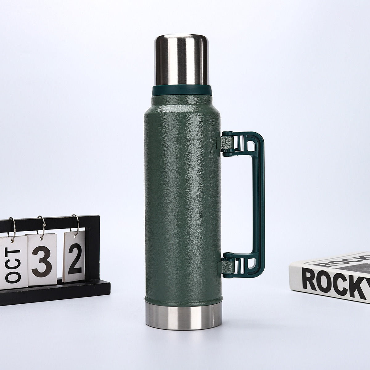 Vacuum Insulated Stainless Steel Travel Bottle – 304 Double-Layer, Large Capacity Thermos